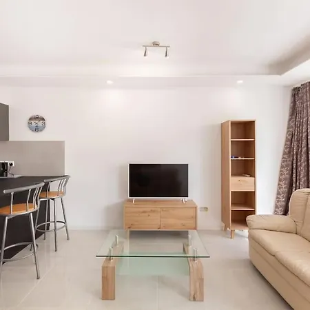 Spacious 2br In Qawra - Perfect For Families By 360 Estates