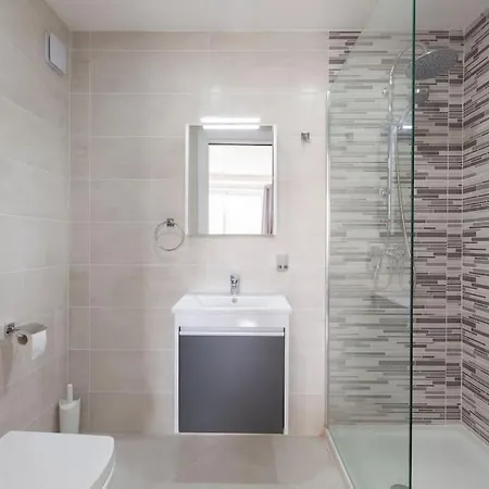 Spacious 2br In Qawra - Perfect For Families By 360 Estates